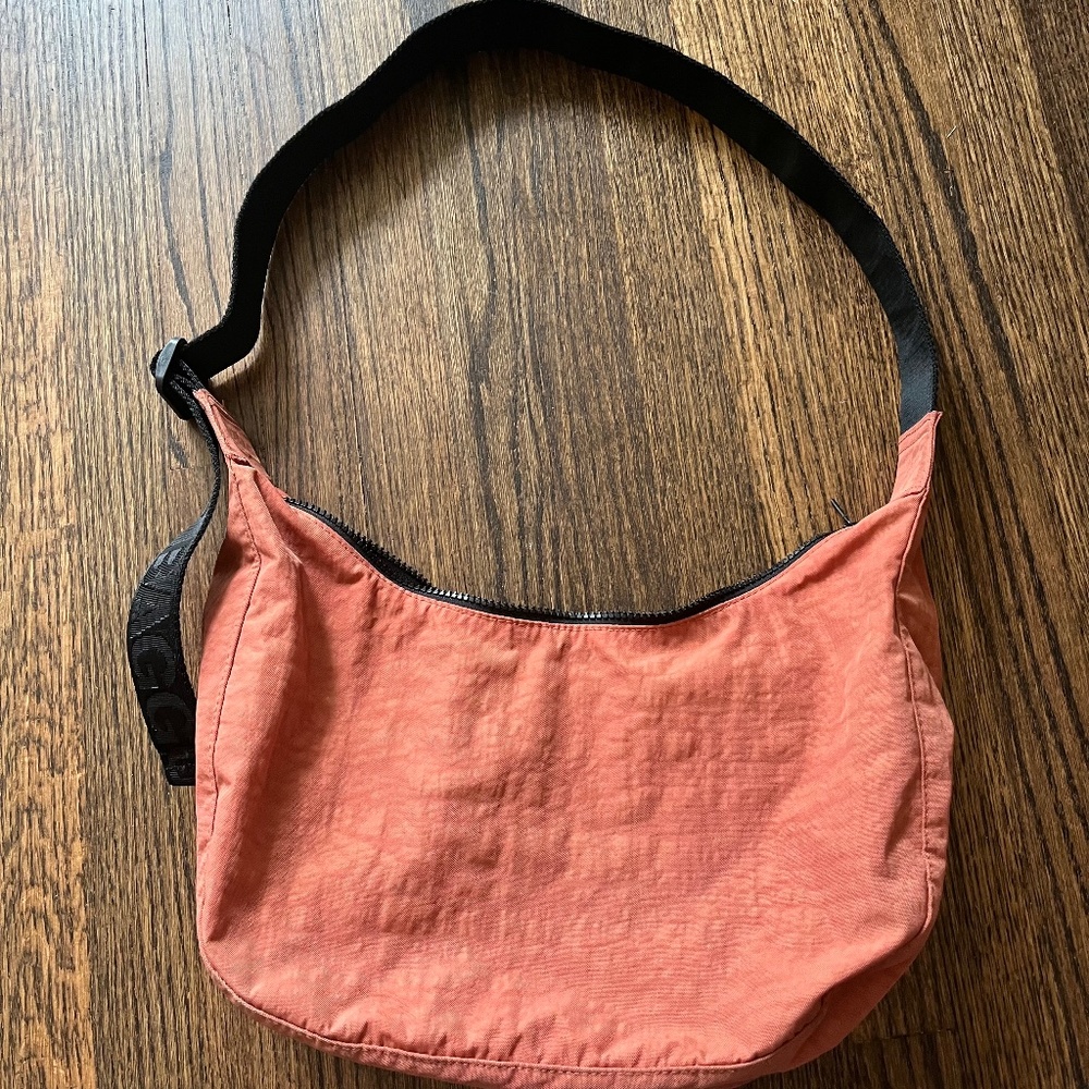 Baggu medium nylon crescent - rhubarb